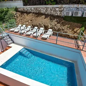luxury-apartment-with-private-pool-near-beach.es-andalucia.com/